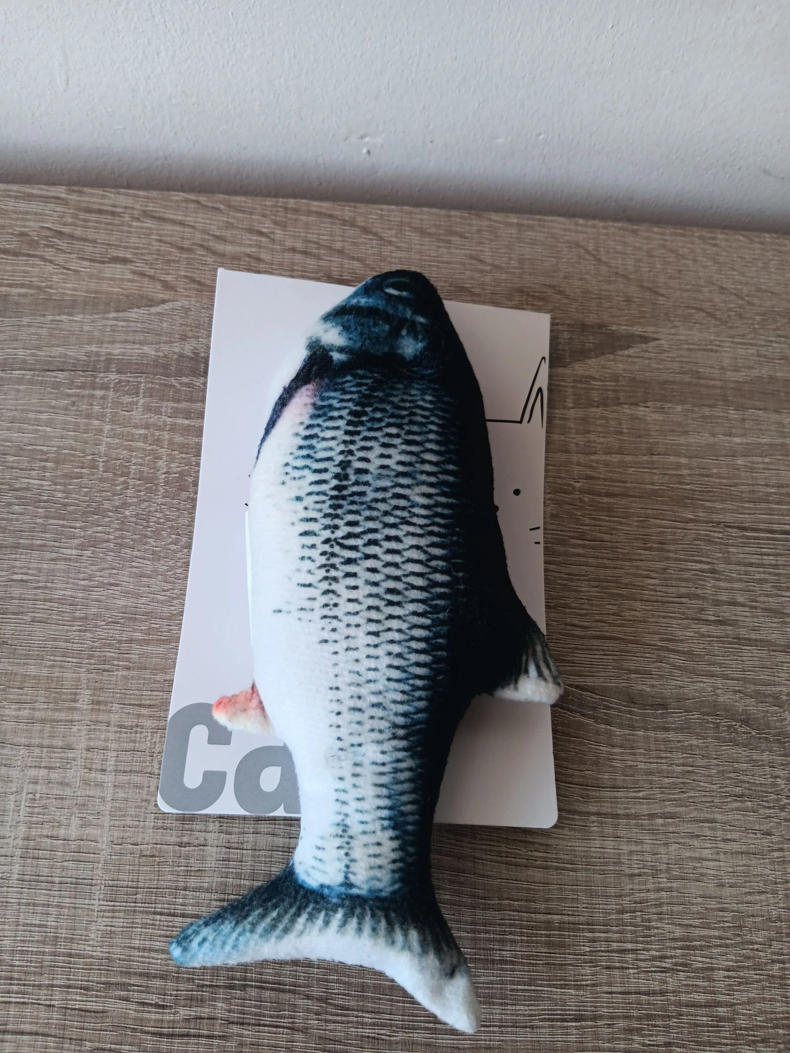 Juguete para gatos nuevo en forma de pez